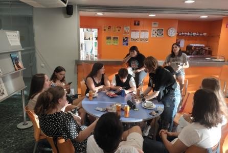 Cafeteando - Tarde de juegos de cartas - Casa de la Juventud. AP