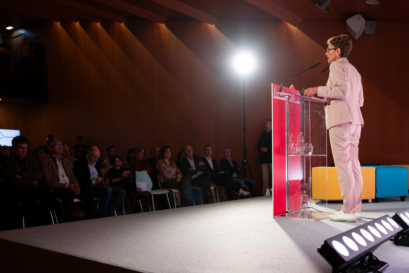 La Presidenta Chivite participa en la presentación del Plan de Digitalización Educativa IkasNOVA. GN