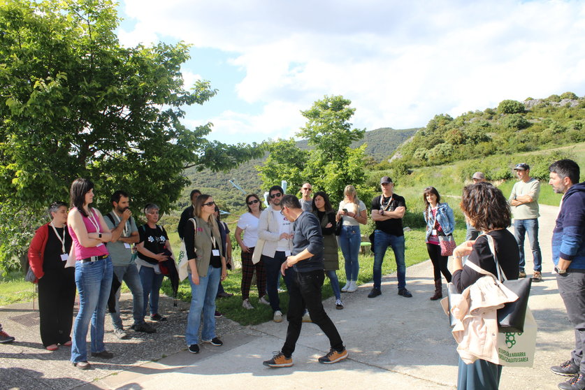 Visita realizada tras la asamblea celebrada en Unzué, para mostrar la importancia del agua como elementos vertebrador del territorio. GN