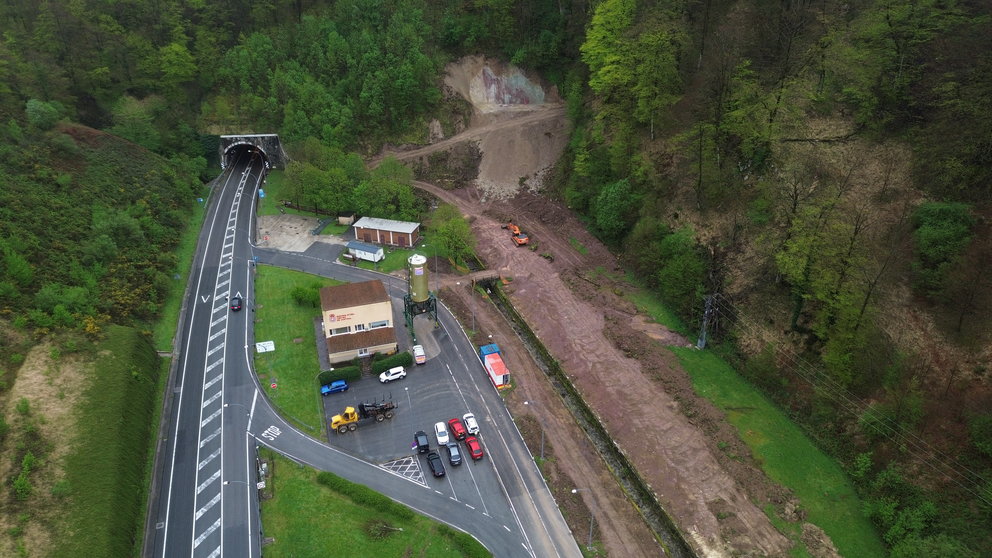 Imagen aérea de los trabajos en la boca norte del túnel. GN